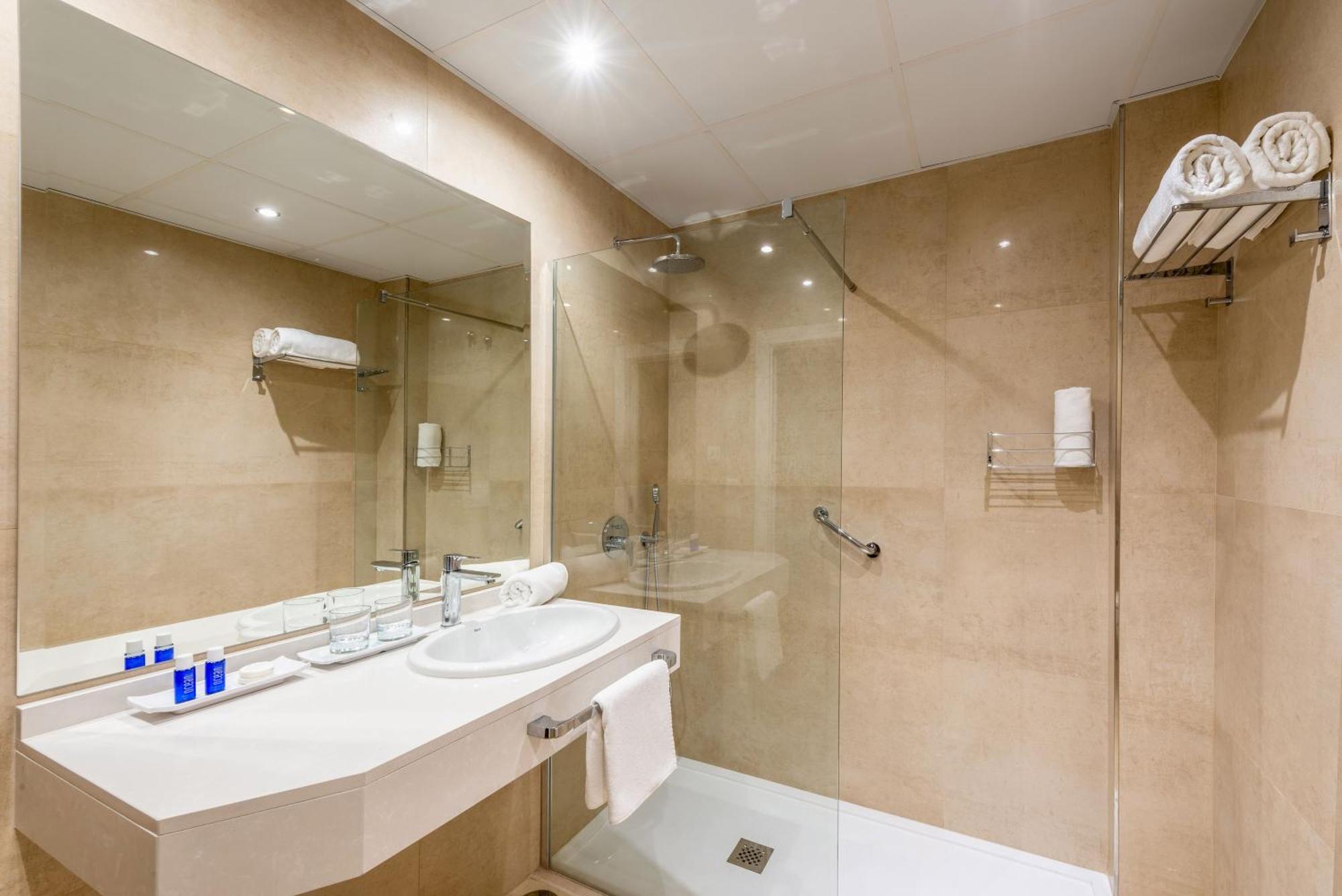Standard Room,1758524399:JPEG