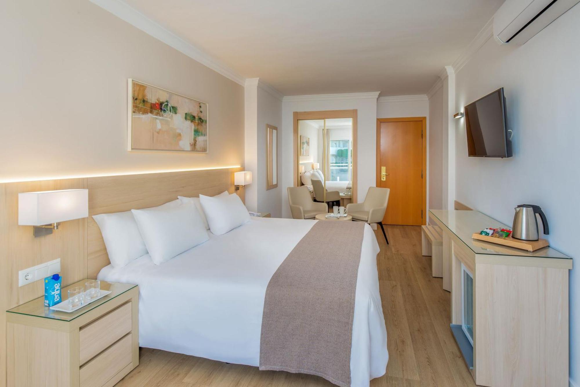 Superior Room with Lateral Sea View,1758524413:JPEG