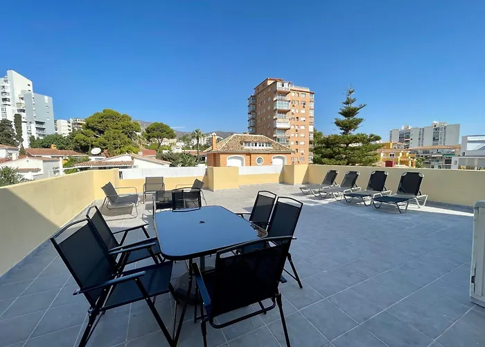 Hotel cerca del colegio: Apartamentos Orfeo Azul