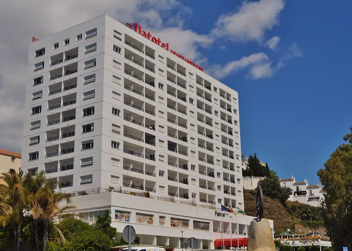 3 sterren hotel: First Flatotel International